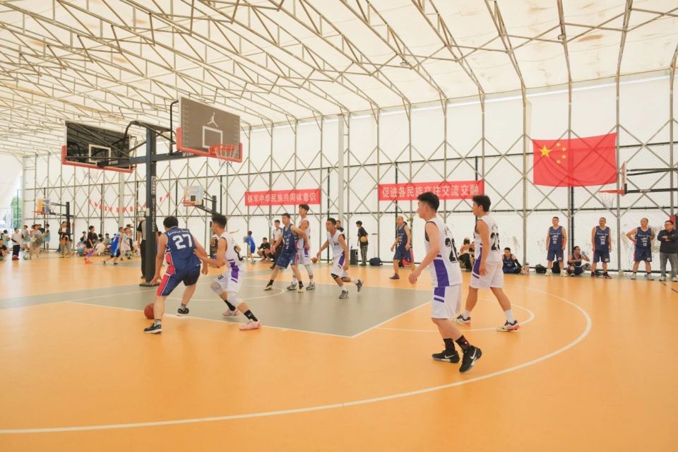 成人组的较, 强烈归属感, 别设置冠军 成人组的较, 强烈归属感, 别设置冠军