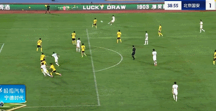 在两队交锋 在两队交锋