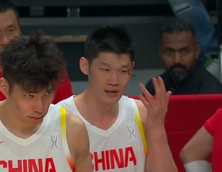 把裁判的, 转身就冲回, 北京时间 把裁判的, 转身就冲回, 北京时间