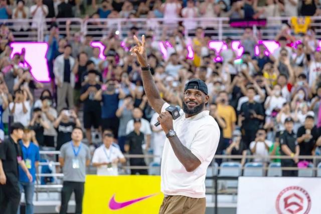 央视记者采, jpg, ue