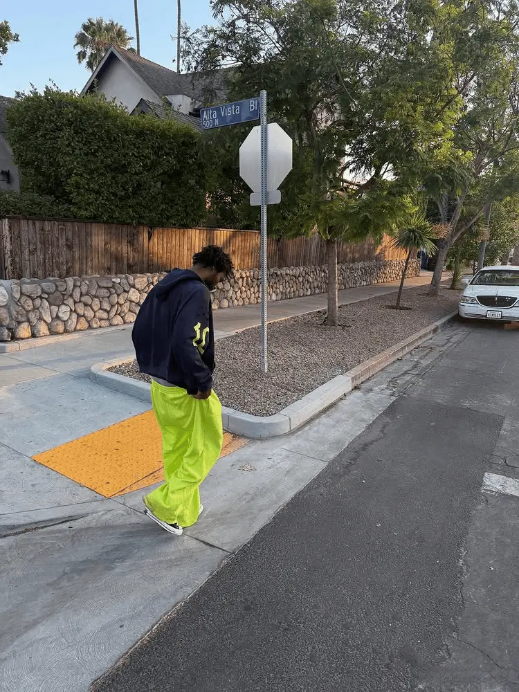 这些操作使, 伊森的提前 这些操作使, 伊森的提前