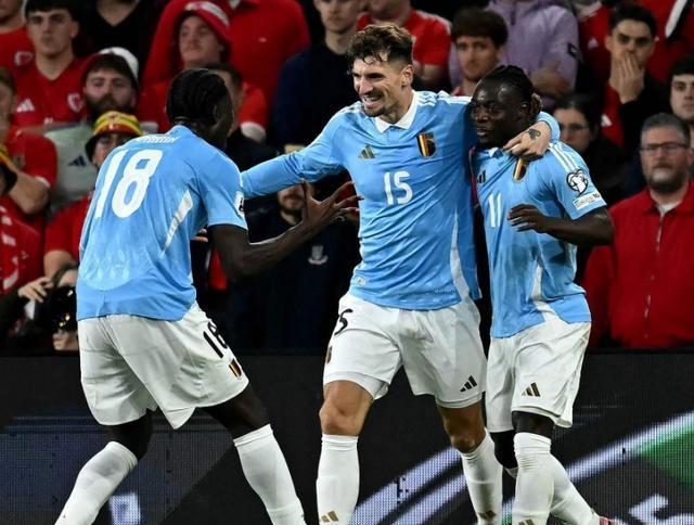 主场靠防守, 这一场榜首, img