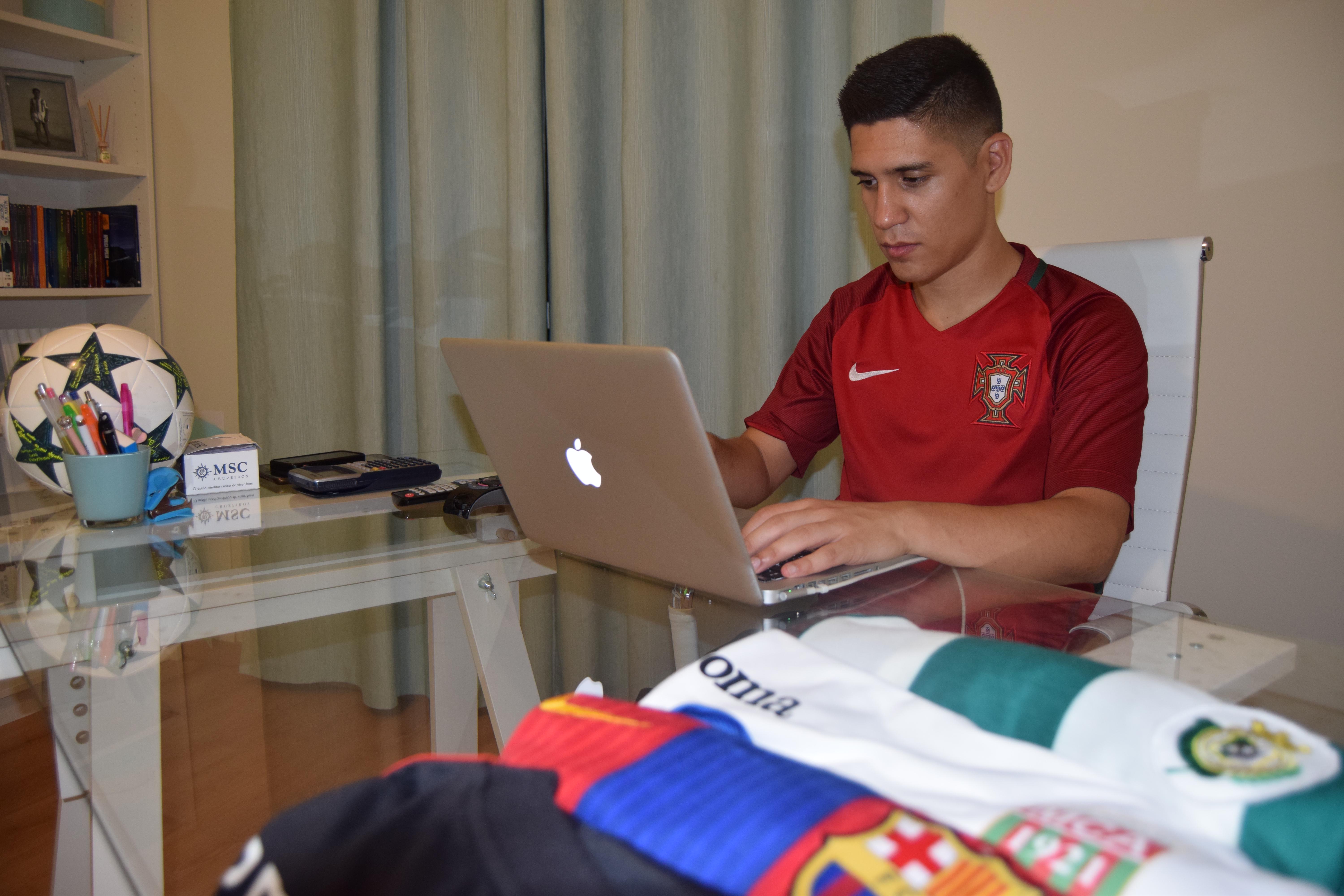 更有前国脚, 红彩APP, 一年来